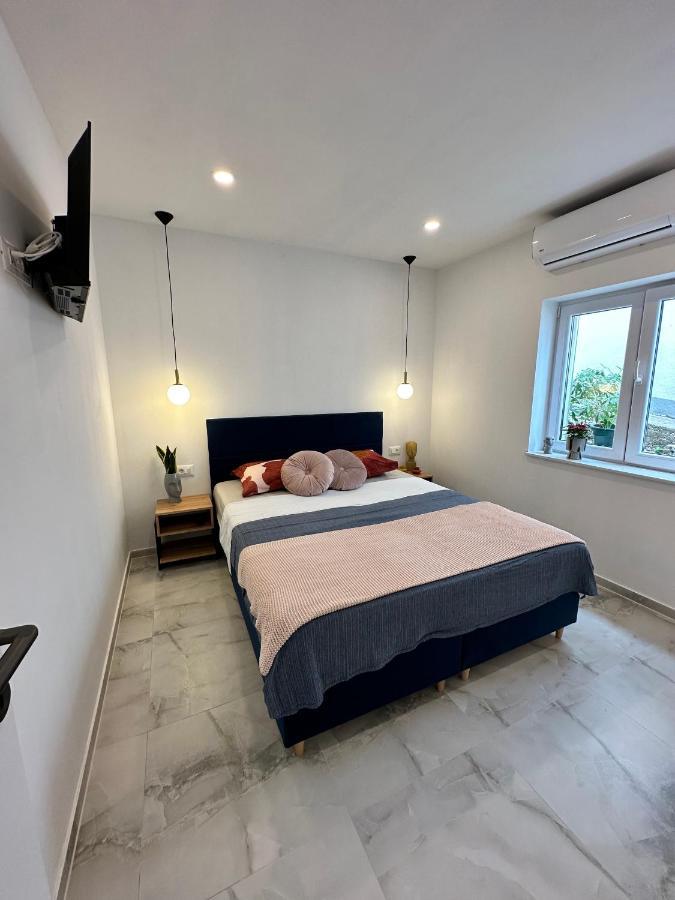 Olive View Apartment Брела Екстер'єр фото